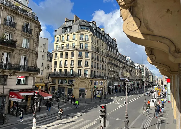 Central & Functional Apartment At Chatelet